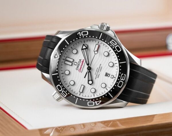 OMEGA SEAMASTER WHITE DIAL BLACK RUBBER STRAP - Image 2